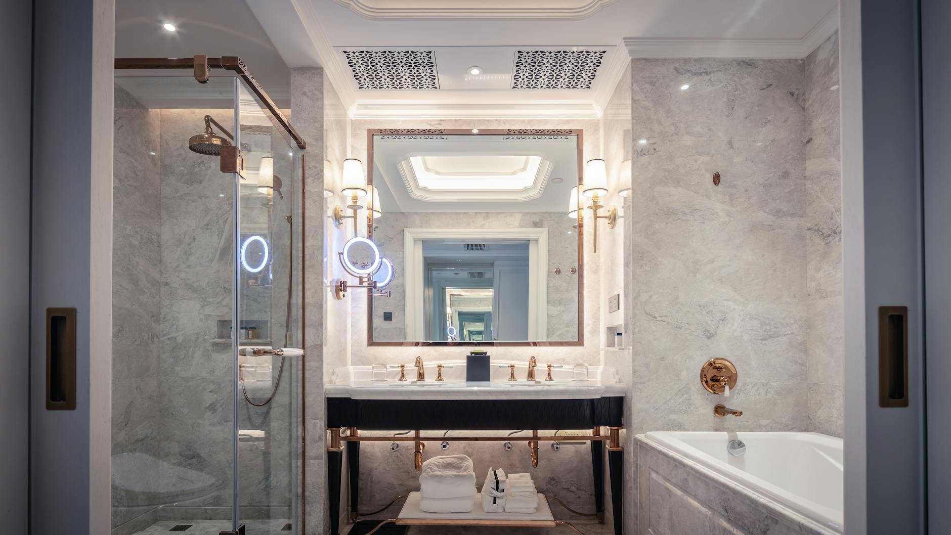 Adelaide luxury hotel bathroom