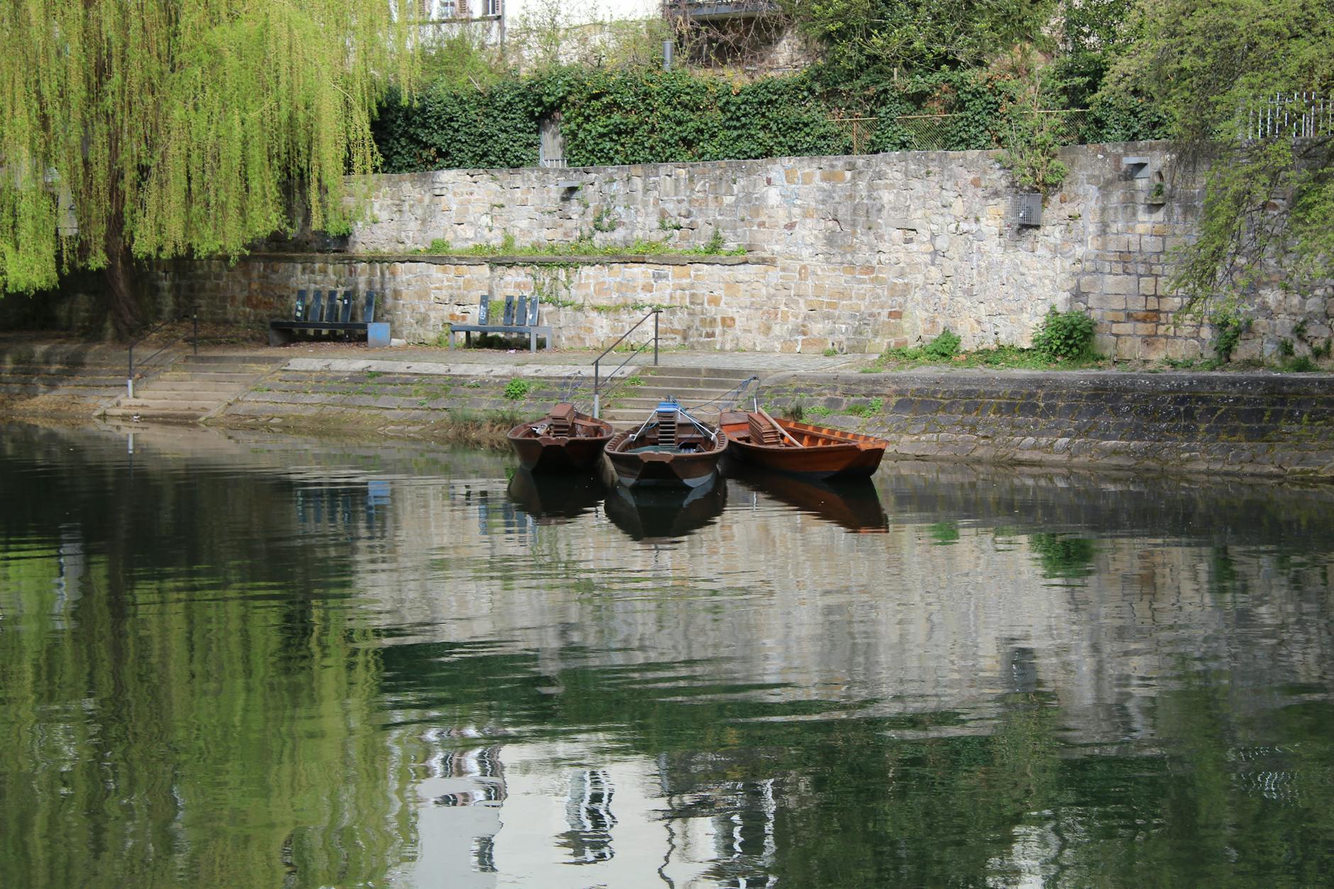 Boats on Torrens Lake in front of Elder Park, the River Torrens activity hub in Adelaide